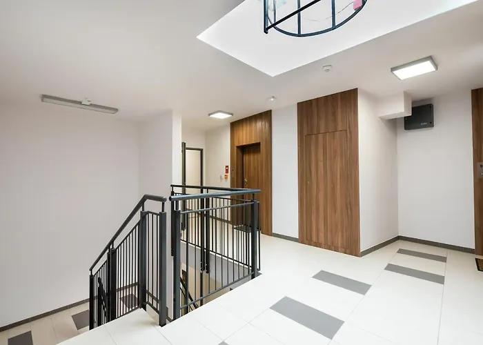 Ochota View Modern By Bookinghost *