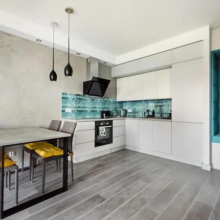 Ochota View Modern By Bookinghost